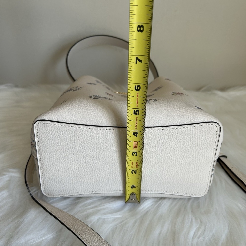 Coach Small Town Bucket Chalk White Floral Pebbled Leather Crossbody Excellent - Picture 14 of 14